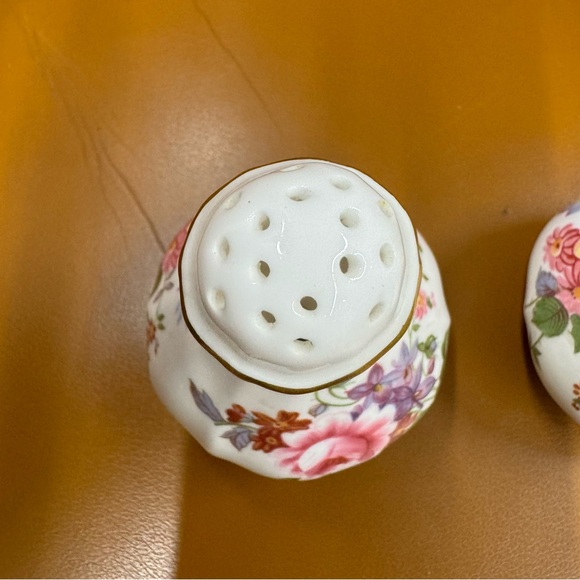 Salt & Pepper Set Derby Posies by ROYAL CROWN DERBY Bone China Vintage - Picture 4 of 9